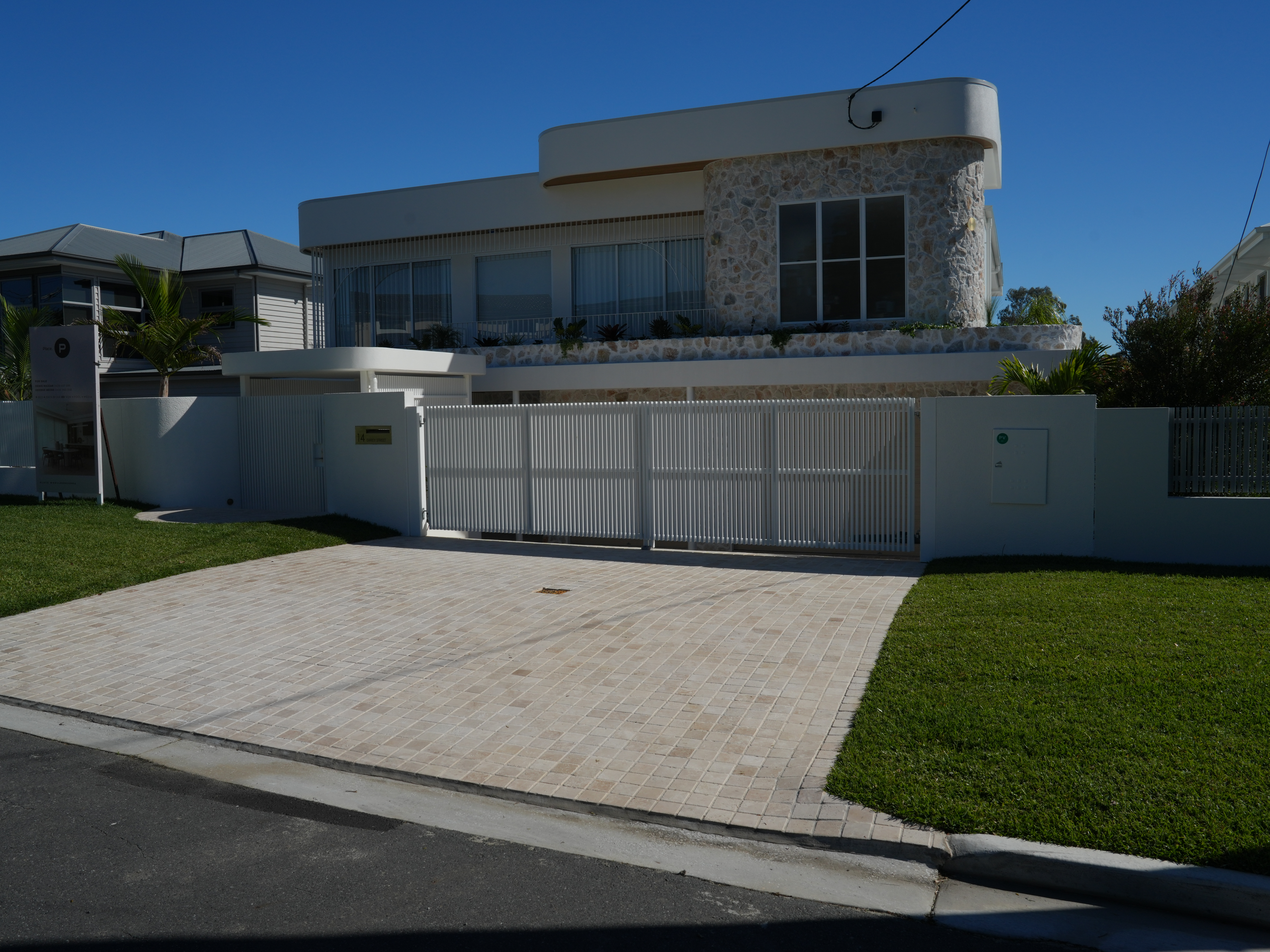 Classic Travertine Cobblestones