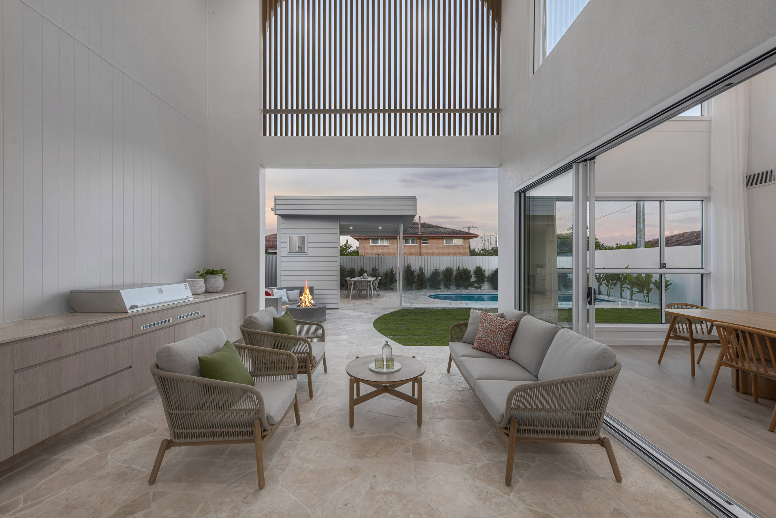 Classic Travertine Crazy Paving - Image 3