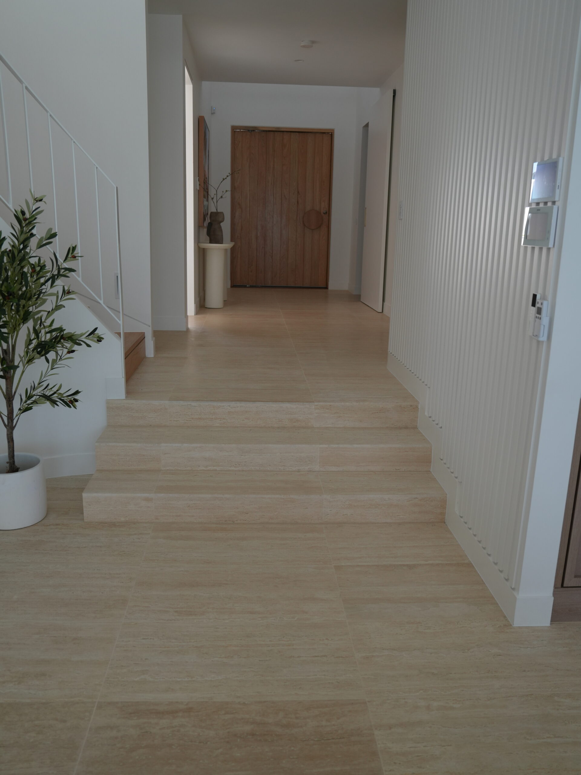 Ivory Light Travertine Vein Cut - Image 2